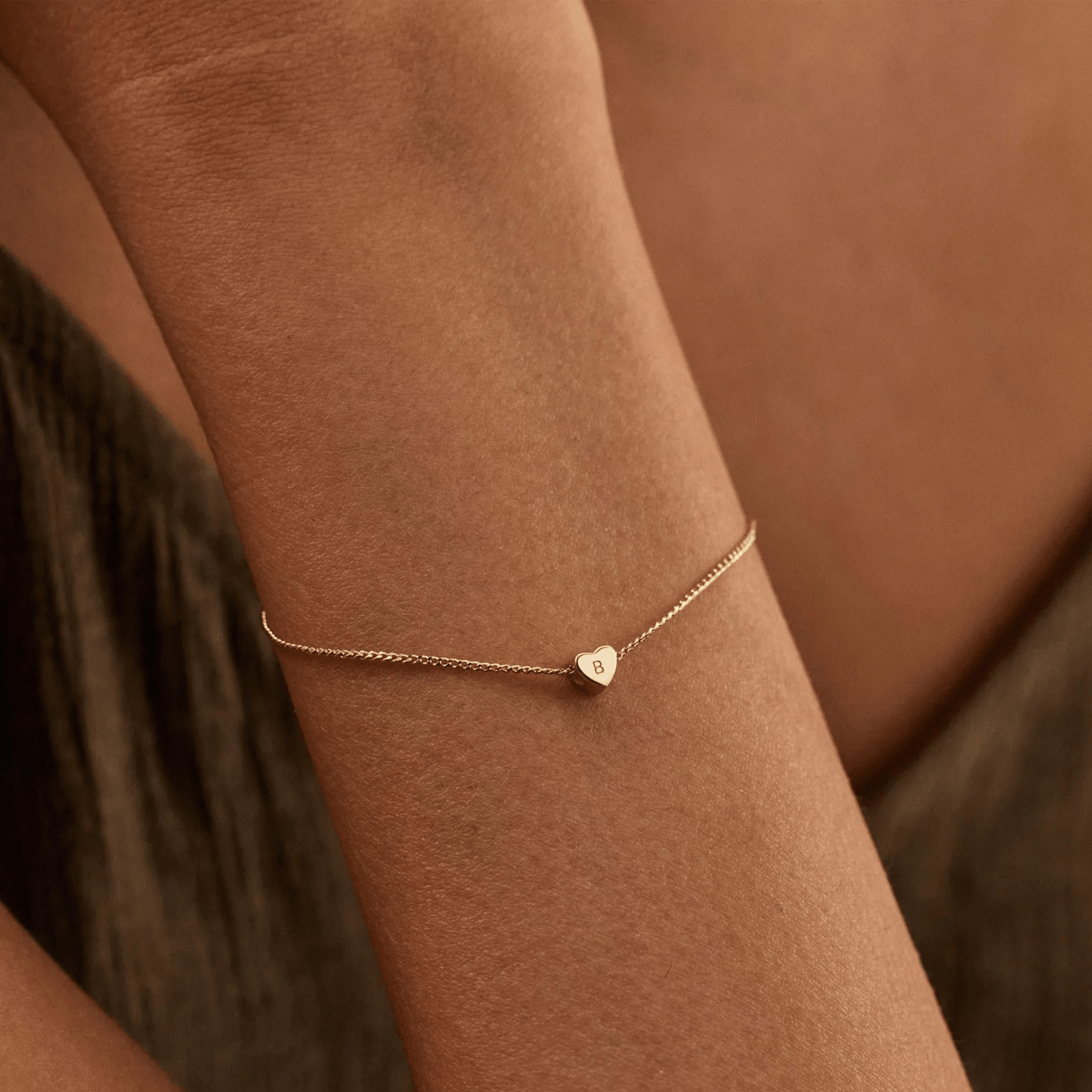 Pulsera personalizada con inicial en corazón